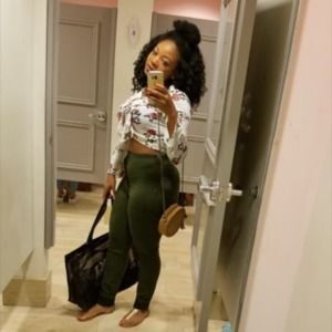 Meet your Posher, Ava